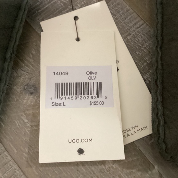 UGG Perforated Genuine Shearling Suede Gloves, size L - Picture 2 of 6